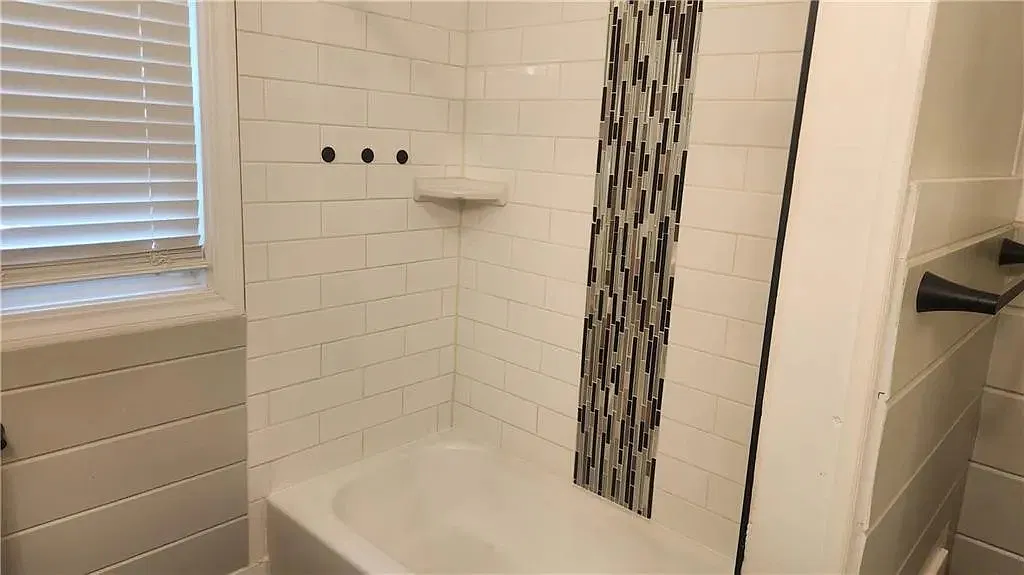 3 bed, 1198 sqft, $1,800 — Photo 4