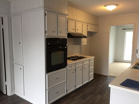 5th image of 2910 Arrowhead Dr