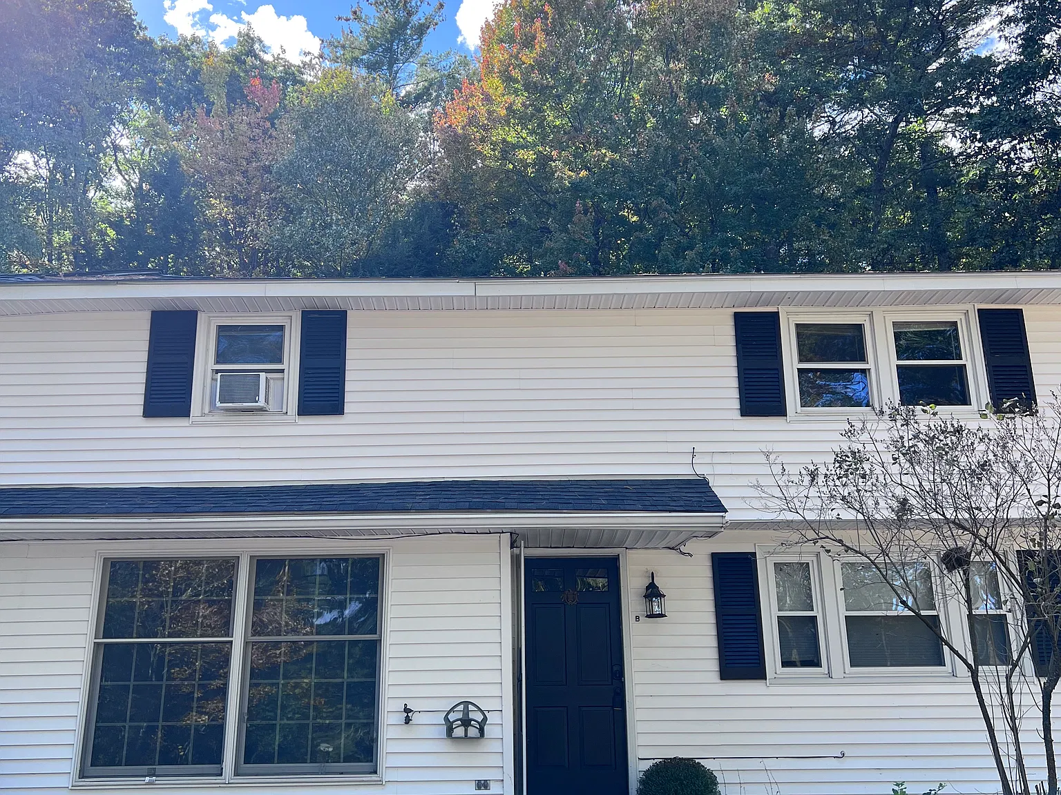 3 bed, 1.5 bath, 1300 sqft, $2,600 — Photo 3