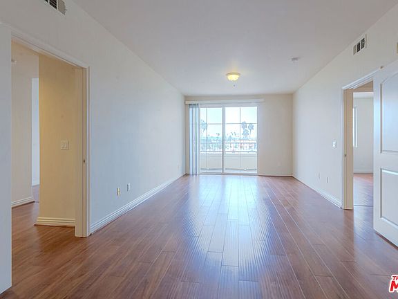 3rd image of 601 N Serrano Ave Suite 304