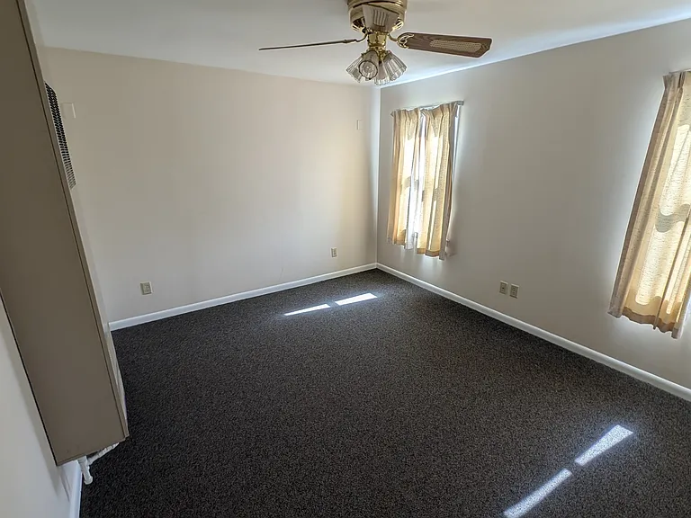 330 Irvine Pl #2 — Photo 2