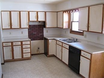 3rd image of 1826 Hildebrandt St