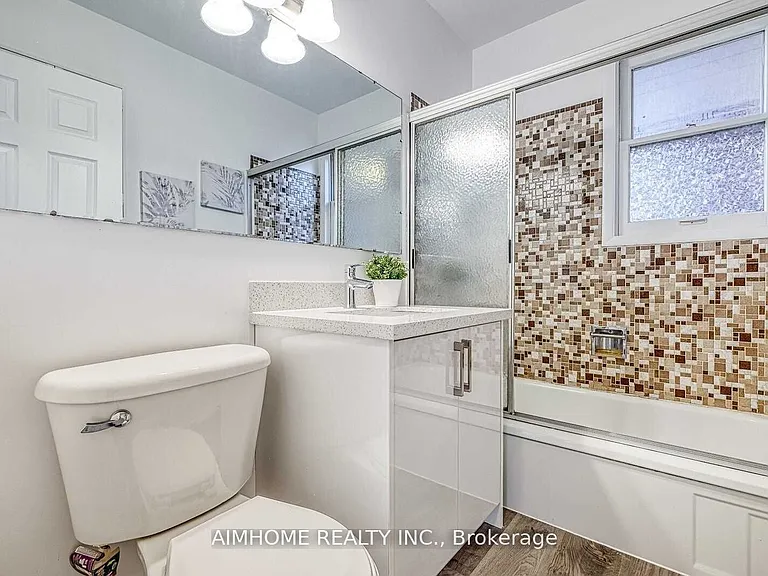 26 Frances Cres — Photo 10