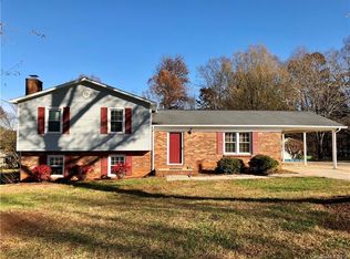 109 Little Forest Ln, Statesville, NC 28625