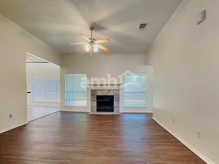 818 La Sierra Ct — Photo 5