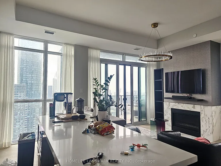 7 Grenville St #6011 — Photo 14