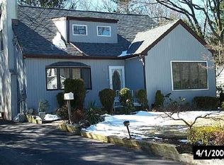 29 Meadow Brk, Syosset, NY 11791