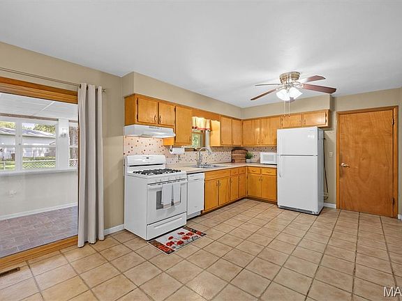 2nd image of 105 Liberty Dr