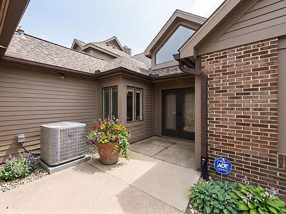4th image of 2713 Aspen Rd