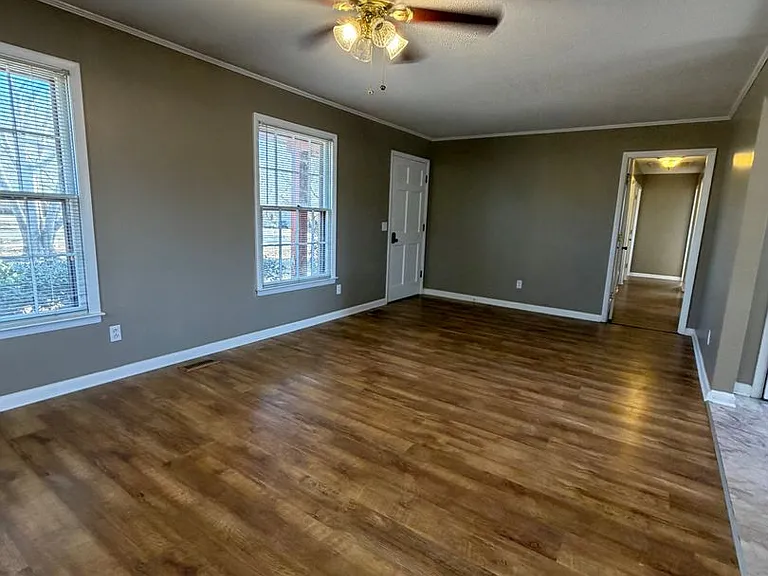 6111 Homestead Rd — Photo 8