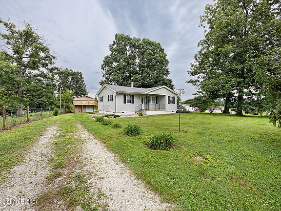 3rd image of 929 Sycamore Rd