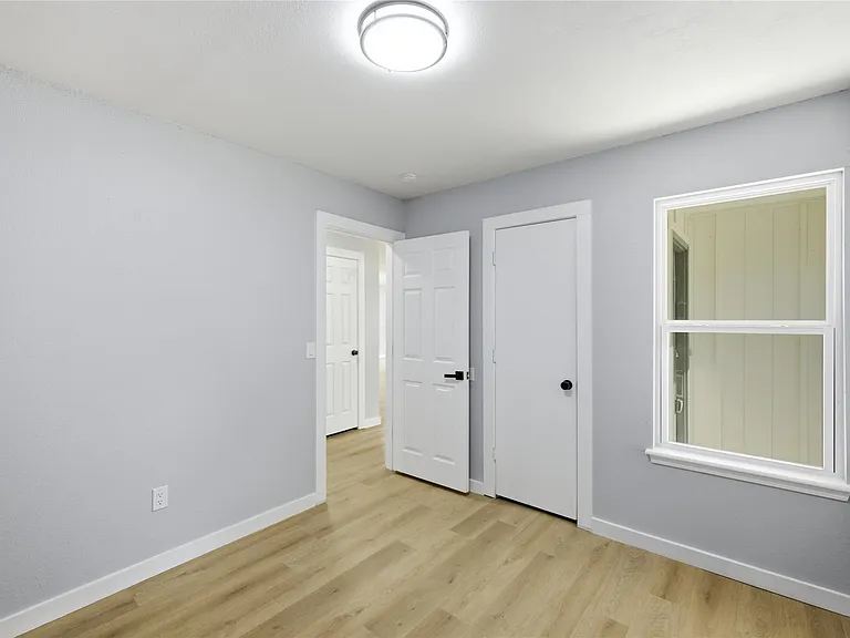 1906 N Eucalyptus Ct — Photo 21