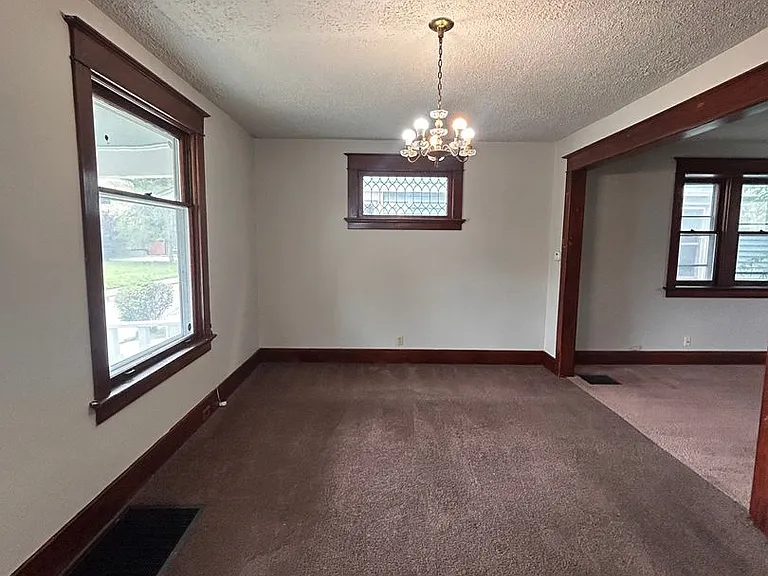 434 Rose Ln — Photo 3