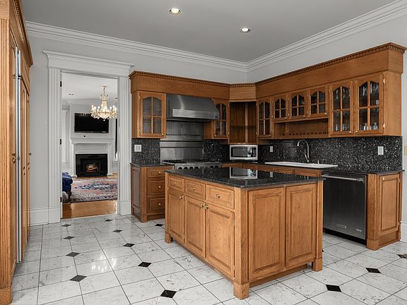 33rd image of 99 Posey Cir