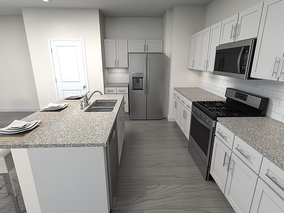 Kitchen with large island