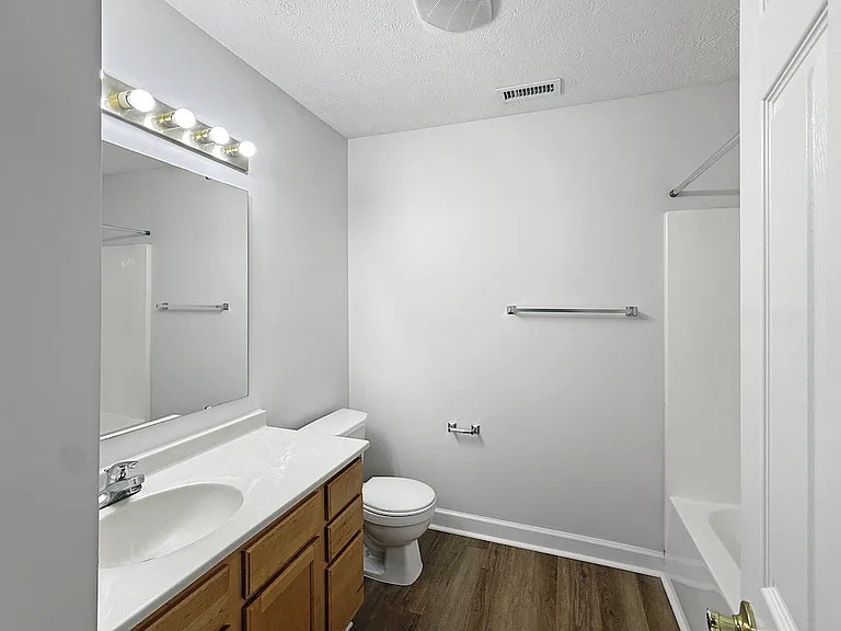 Cross Lake Apartments — Photo 103