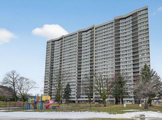 100 Echo Point #1909, Toronto, ON M1W 2V2