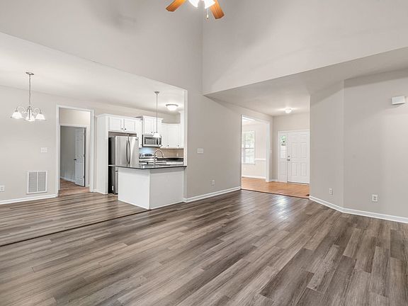3rd image of 56 Dodge Ln