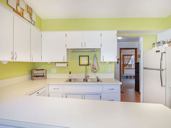 4th image of 533 W Cherry St
