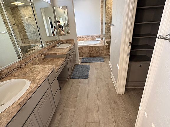 2nd image of 882 Harbor Crossing Ln