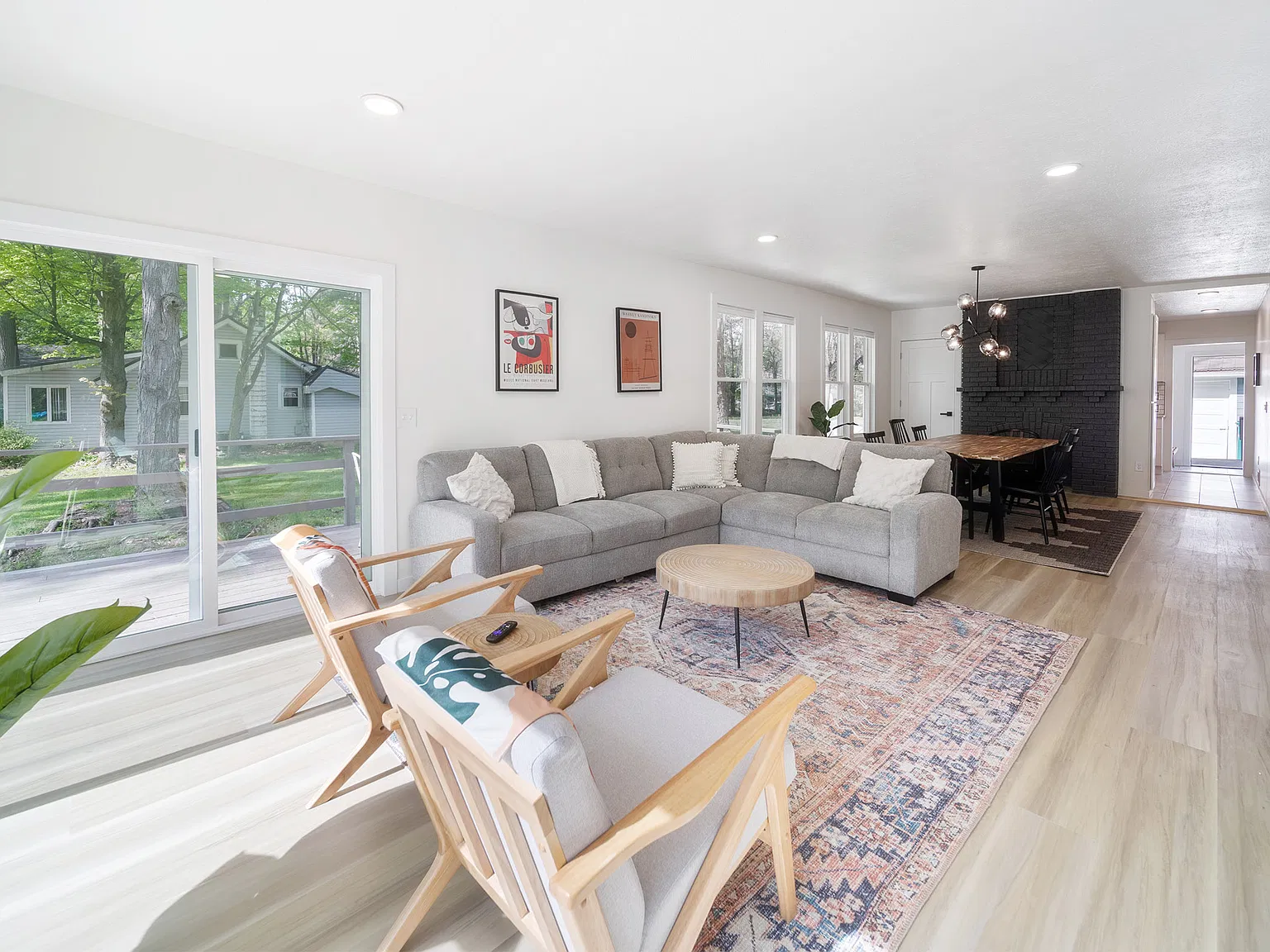 3 bed, 1176 sqft, $2,480 — Photo 3