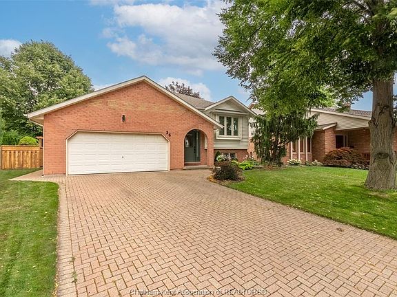 2nd image of 36 Plantation Pl