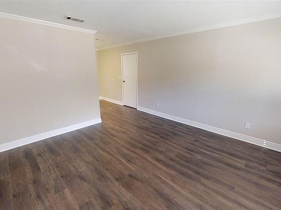 3rd image of 6813 Sagebrush Ln