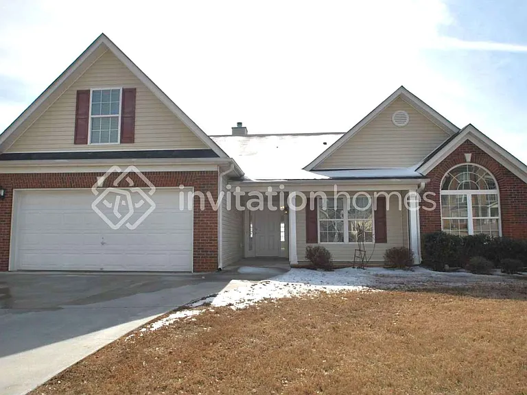 60 Green Gables Dr — Photo 1
