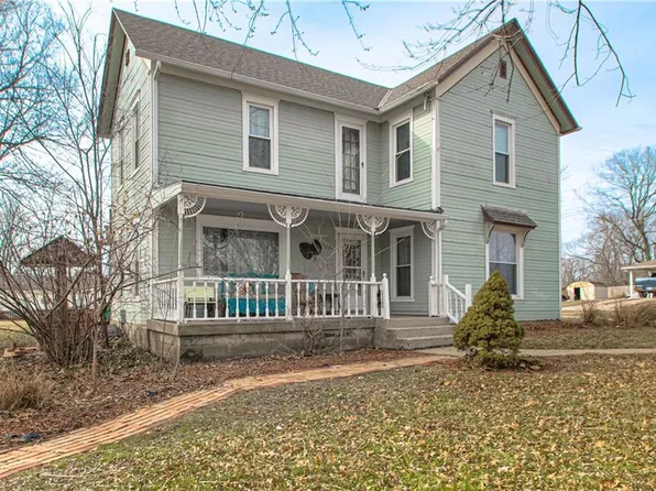 408 N Broadway St, Louisburg, KS 66053