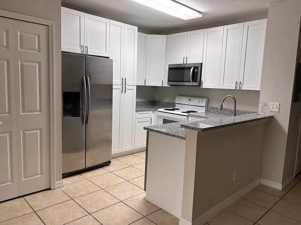 3 bed, 2.5 bath, 1540 sqft, $2,000 — Photo 4