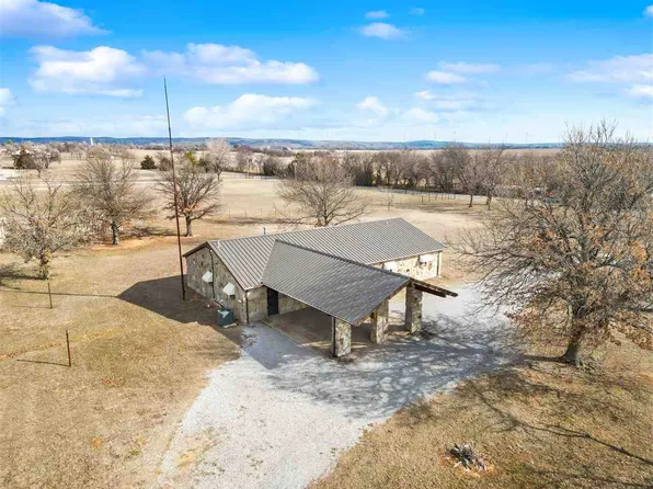 12033 NW McClung Rd, Lawton, OK 73507