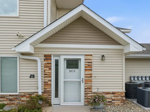 514B E Olive St APT 404, Marshalltown, IA 50158