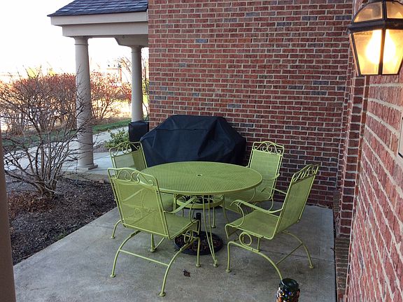 3rd image of 5670 Hampshire Ln
