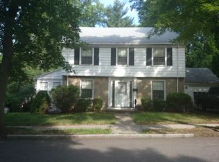 35 Linnet St, West Roxbury, MA 02132