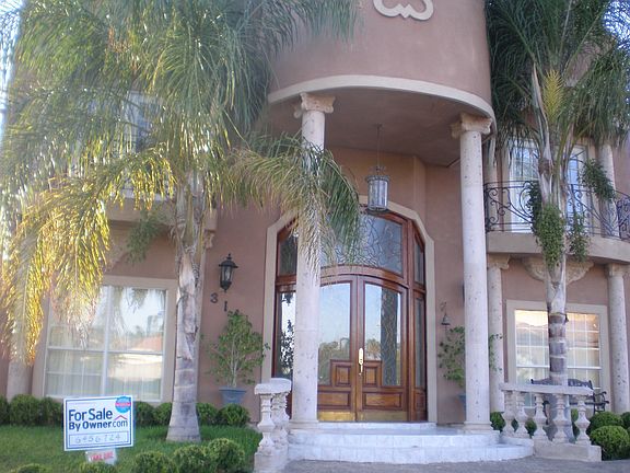 Luxurious Entryway