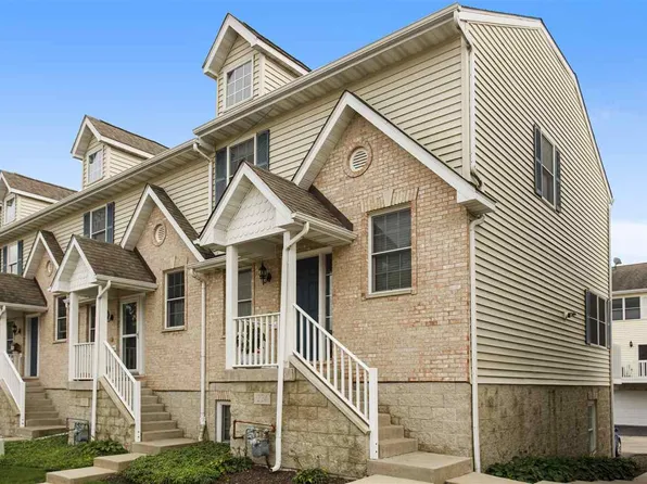 224 W Kyra Ln, Cortland, IL 60112