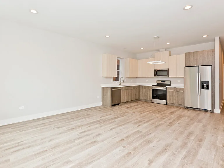 2725 N Ashland Ave #1S — Photo 17