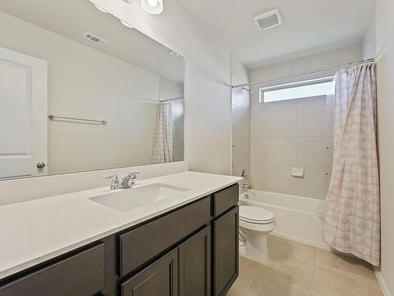 202 Driftwood Ln — Photo 12