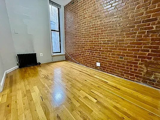 Rented by R New York | media 83