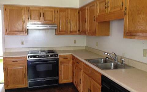 2nd image of 612 SW Duckett Ct