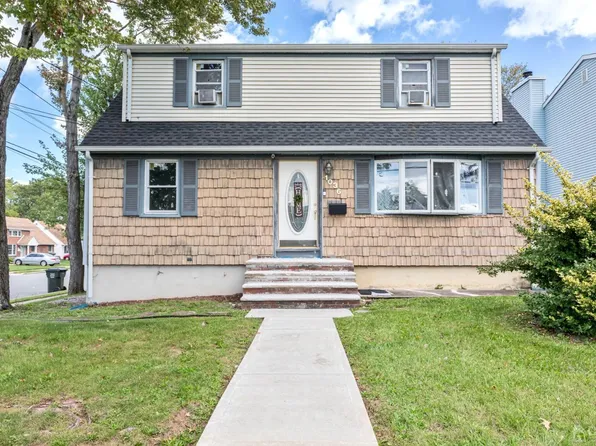 1036 Woodruff St, Iselin, NJ 08830