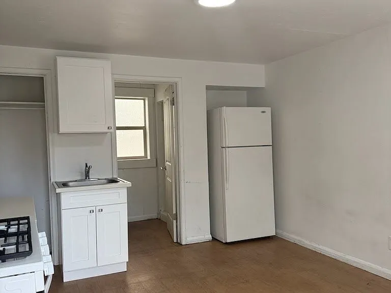 282 N Main St — Photo 3
