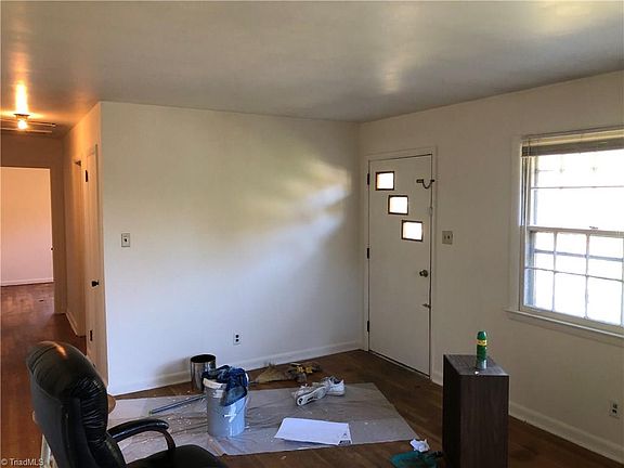 5th image of 806 E Florida St