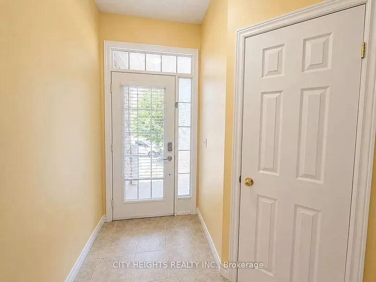 555 Grasslands Ct — Photo 7