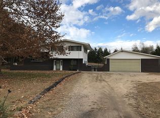 1214 E 56th Ave, Hutchinson, KS 67502
