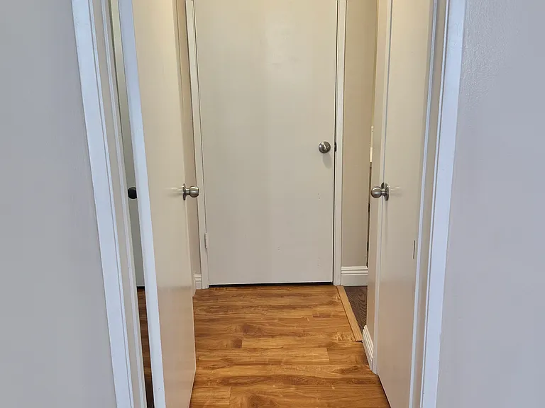 2014 S Bentley Ave #202 — Photo 16
