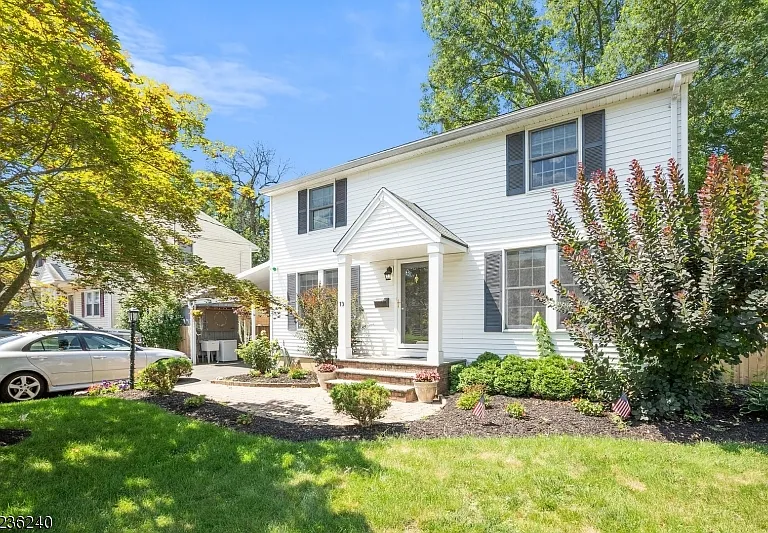 13 Wayne Blvd — Photo 3