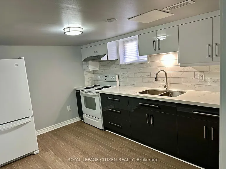 19 Garfield Cres — Photo 6