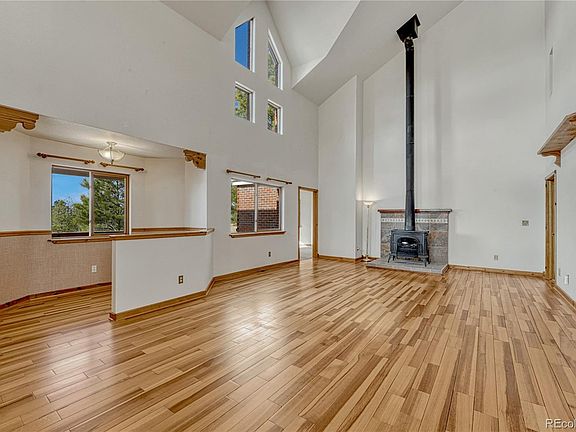 4th image of 43097 London Drive