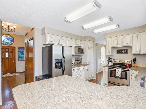 4th image of 8604 E Columbia Park Dr